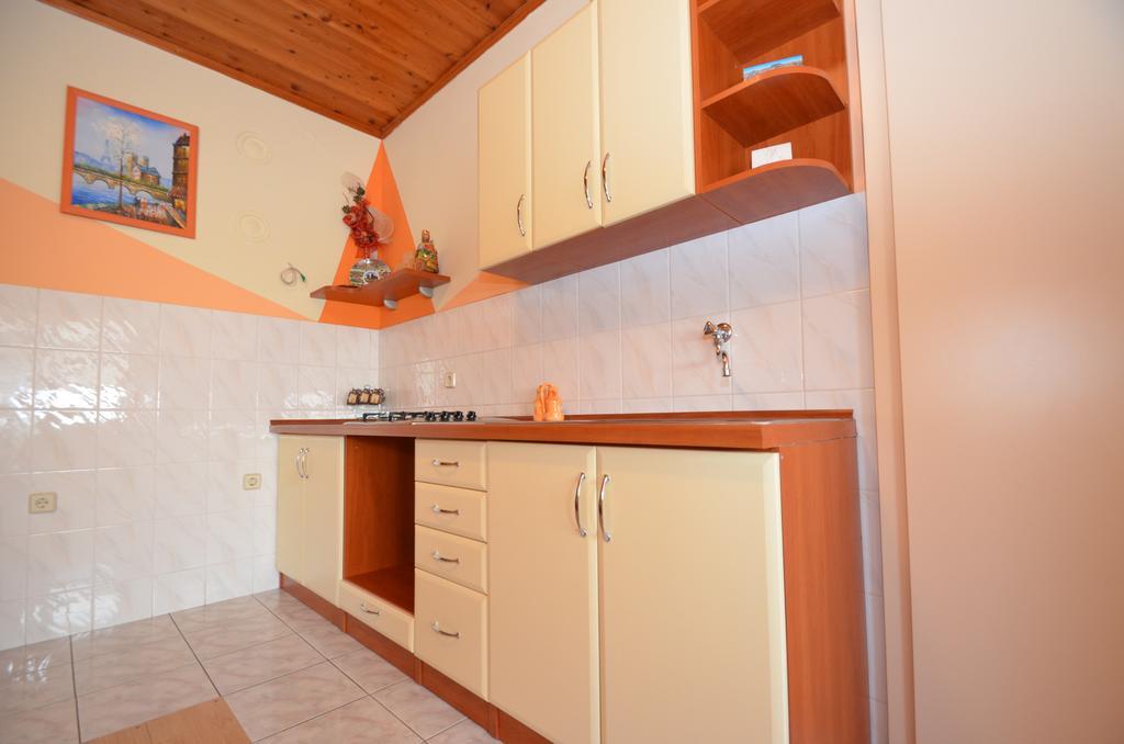 Apartments Europa Starigrad Paklenica Rom bilde