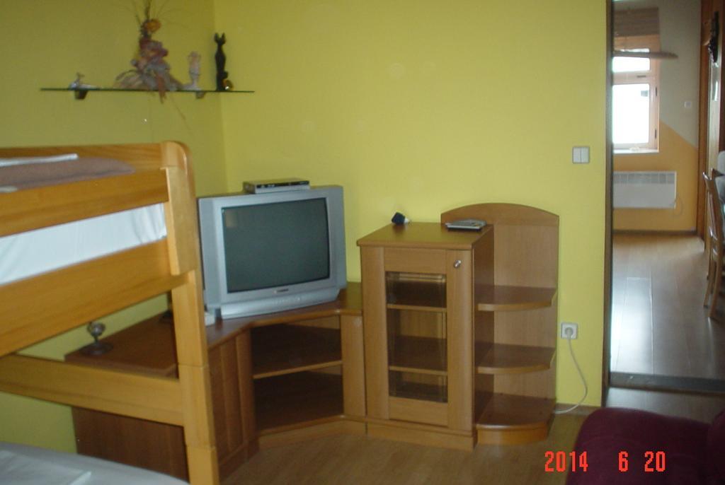 Apartments Europa Starigrad Paklenica Rom bilde